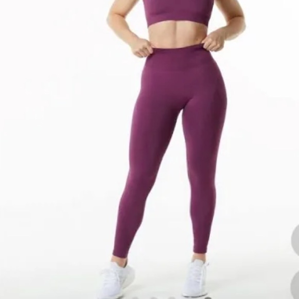 Alphalete Ozone Maroon/Burgundy Leggings Women’s